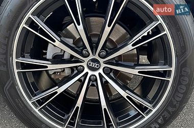 Внедорожник / Кроссовер Audi Q7 2021 в Киеве