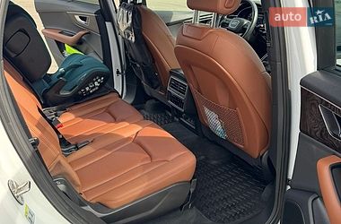 Внедорожник / Кроссовер Audi Q7 2021 в Киеве