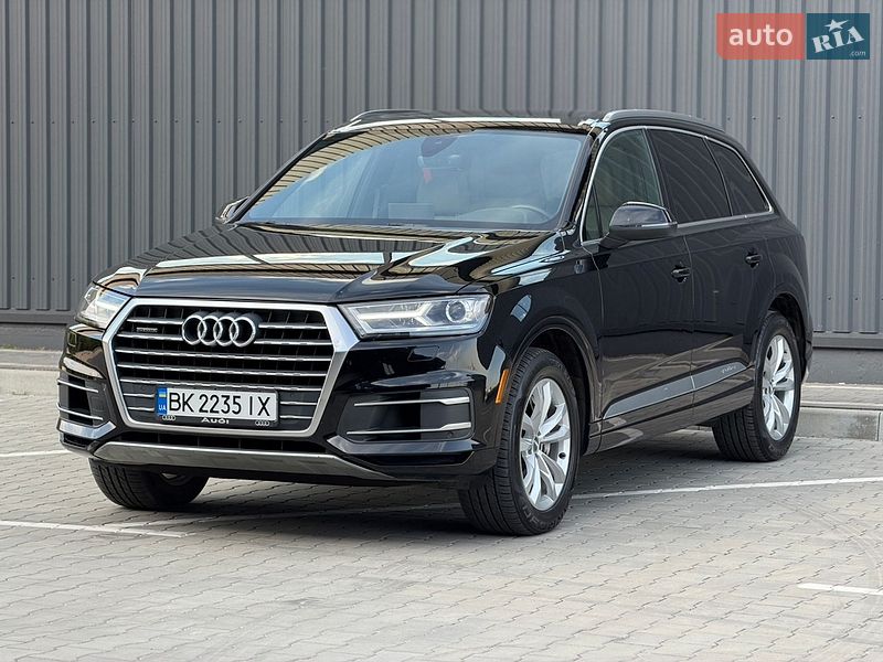 Внедорожник / Кроссовер Audi Q7 2016 в Дубно