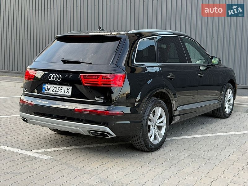 Внедорожник / Кроссовер Audi Q7 2016 в Дубно