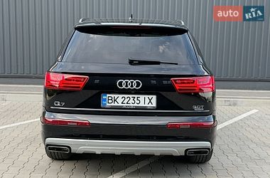 Внедорожник / Кроссовер Audi Q7 2016 в Дубно