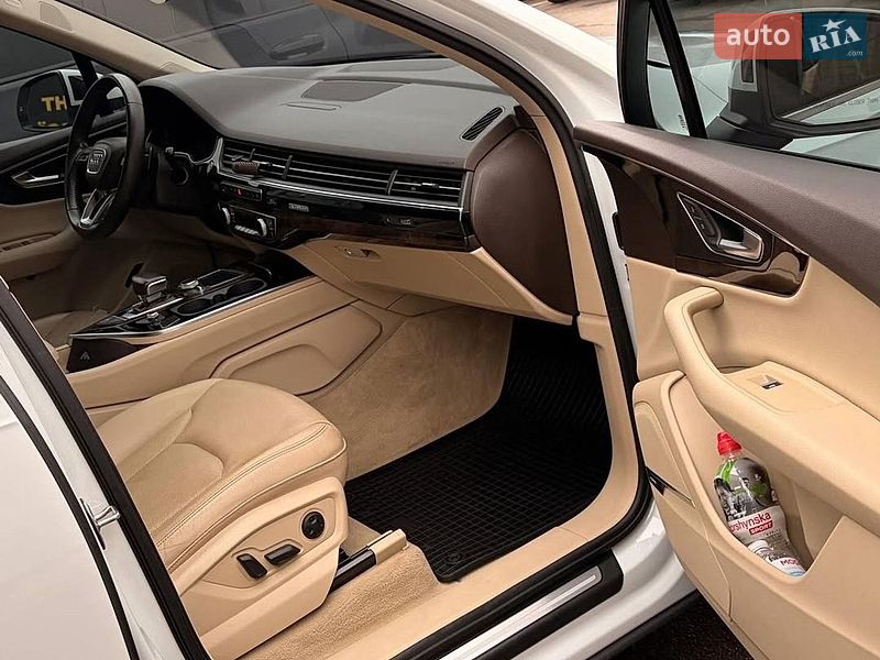 Позашляховик / Кросовер Audi Q7 2017 в Львові