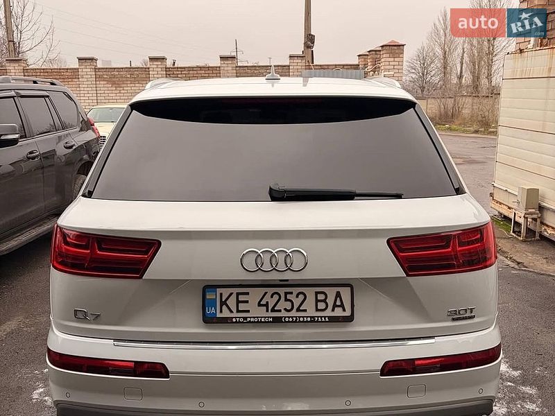 Позашляховик / Кросовер Audi Q7 2017 в Львові