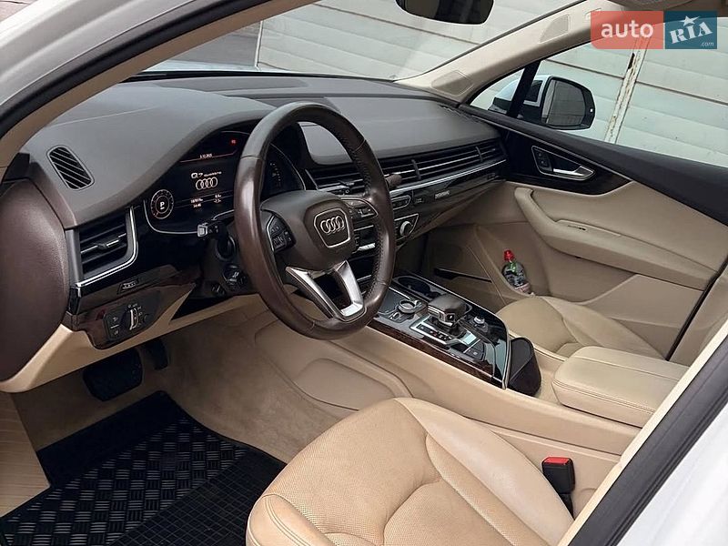 Позашляховик / Кросовер Audi Q7 2017 в Львові