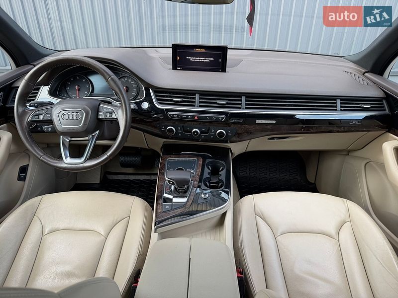 Внедорожник / Кроссовер Audi Q7 2016 в Дубно