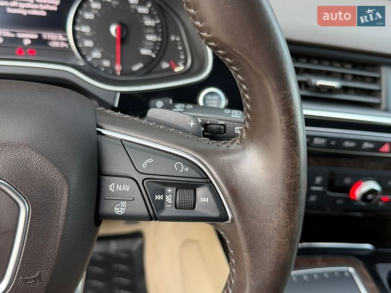 Внедорожник / Кроссовер Audi Q7 2016 в Дубно