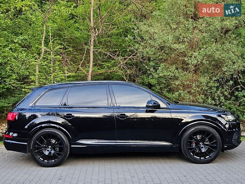 Внедорожник / Кроссовер Audi Q7 2015 в Сваляве