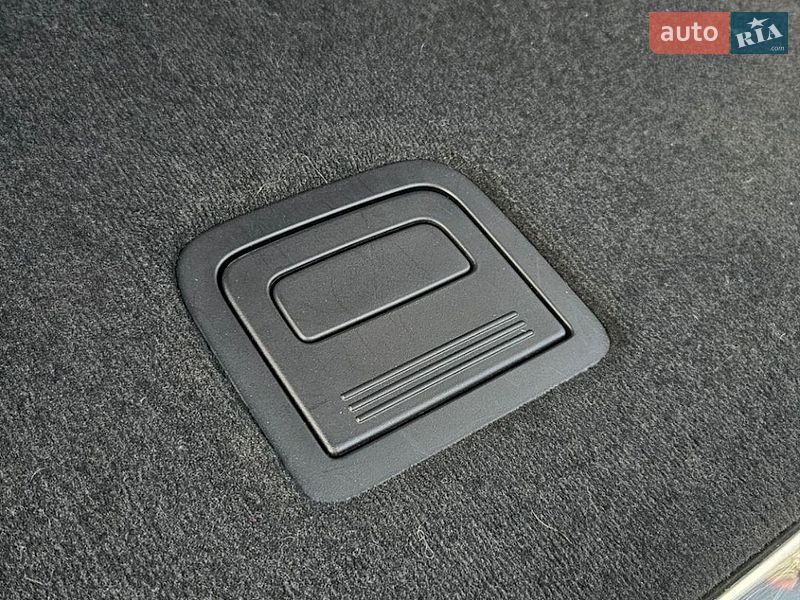 Внедорожник / Кроссовер Audi Q7 2015 в Сваляве