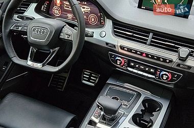 Внедорожник / Кроссовер Audi Q7 2015 в Сваляве