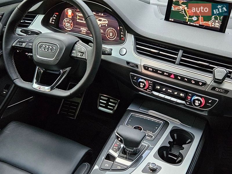 Внедорожник / Кроссовер Audi Q7 2015 в Сваляве