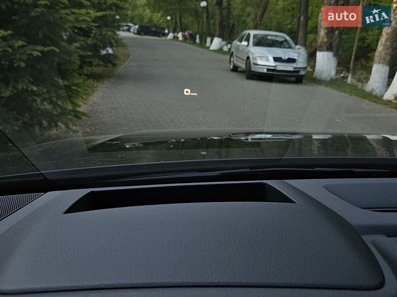 Внедорожник / Кроссовер Audi Q7 2015 в Сваляве