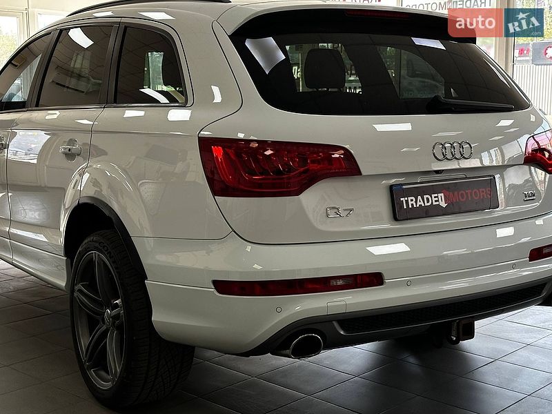 Позашляховик / Кросовер Audi Q7 2014 в Києві