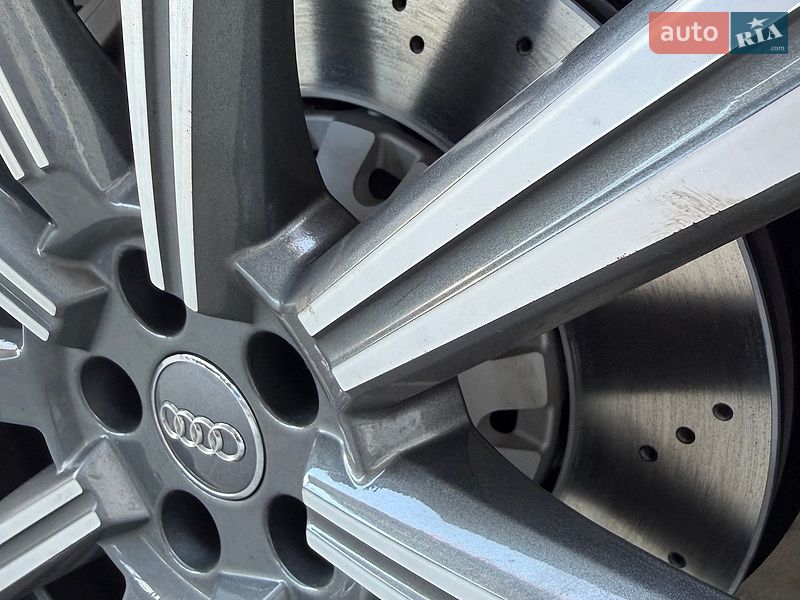 Внедорожник / Кроссовер Audi Q7 2018 в Киеве