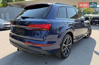 Позашляховик / Кросовер Audi Q7 2020 в Дніпрі