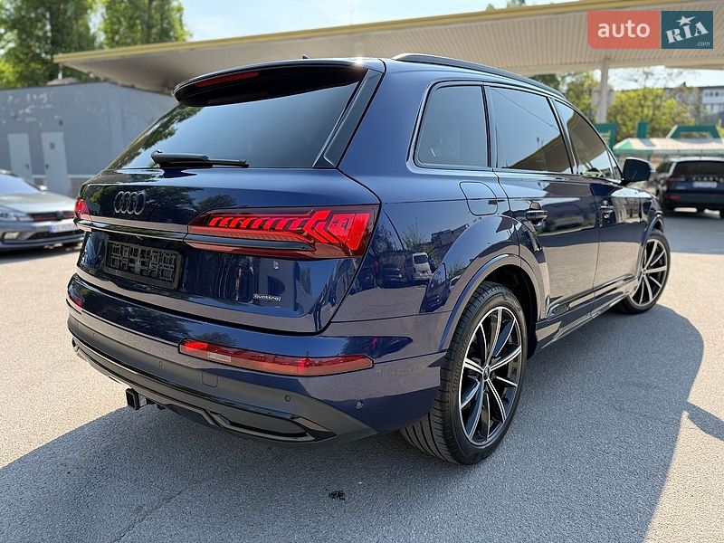 Позашляховик / Кросовер Audi Q7 2020 в Дніпрі