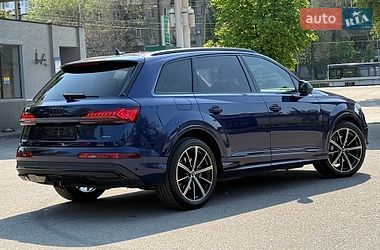 Позашляховик / Кросовер Audi Q7 2020 в Дніпрі