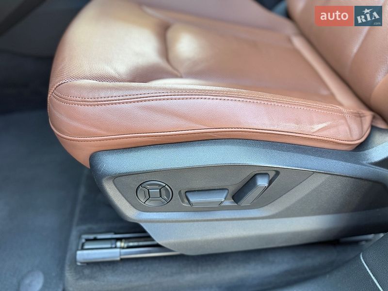 Позашляховик / Кросовер Audi Q7 2020 в Дніпрі