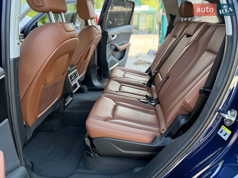Позашляховик / Кросовер Audi Q7 2020 в Дніпрі