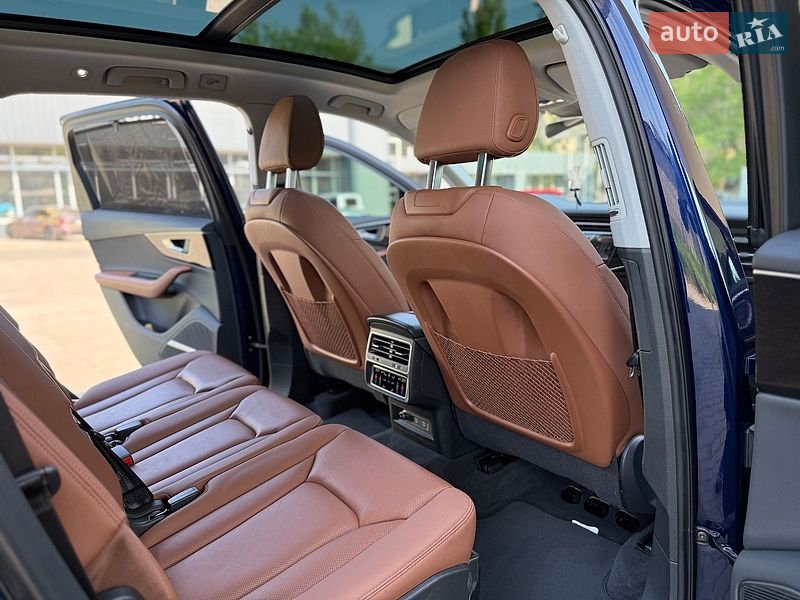 Позашляховик / Кросовер Audi Q7 2020 в Дніпрі