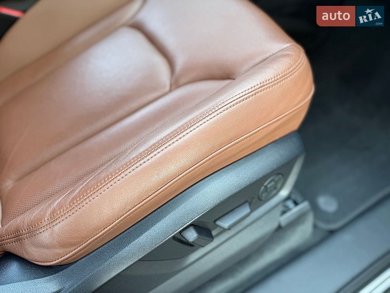 Позашляховик / Кросовер Audi Q7 2020 в Дніпрі