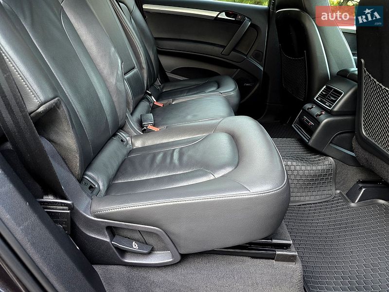 Внедорожник / Кроссовер Audi Q7 2015 в Полтаве