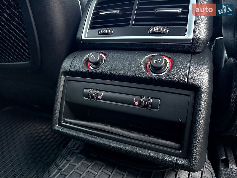 Внедорожник / Кроссовер Audi Q7 2015 в Полтаве