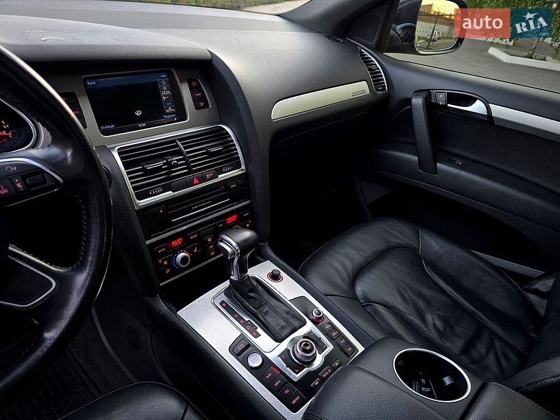 Внедорожник / Кроссовер Audi Q7 2015 в Полтаве