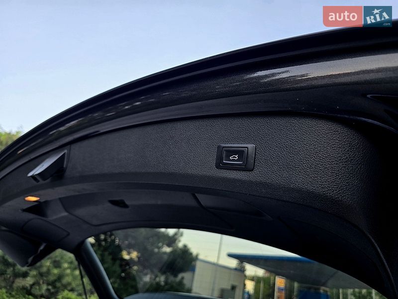 Внедорожник / Кроссовер Audi Q7 2015 в Полтаве