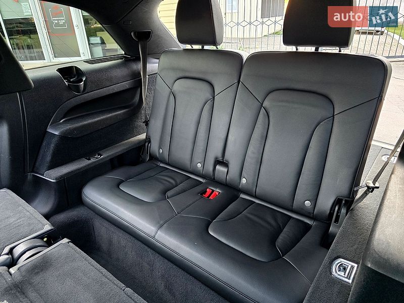 Внедорожник / Кроссовер Audi Q7 2015 в Полтаве