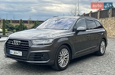 Внедорожник / Кроссовер Audi Q7 2017 в Ровно