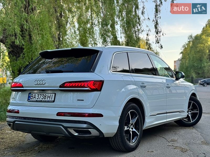 Внедорожник / Кроссовер Audi Q7 2021 в Киеве