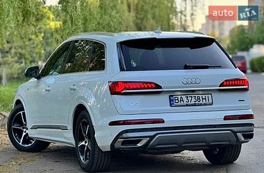 Внедорожник / Кроссовер Audi Q7 2021 в Киеве