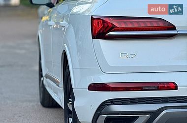 Внедорожник / Кроссовер Audi Q7 2021 в Киеве