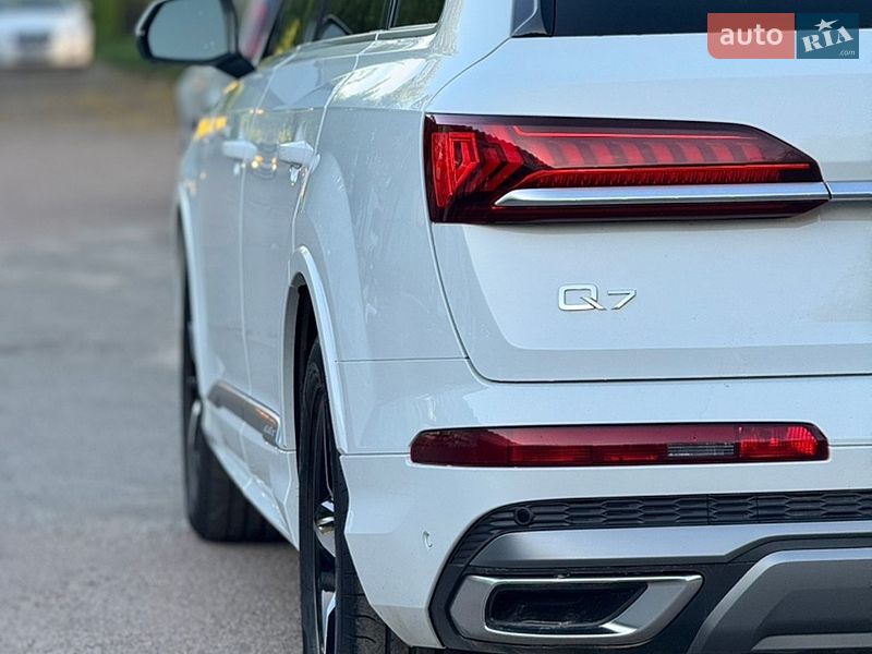 Внедорожник / Кроссовер Audi Q7 2021 в Киеве