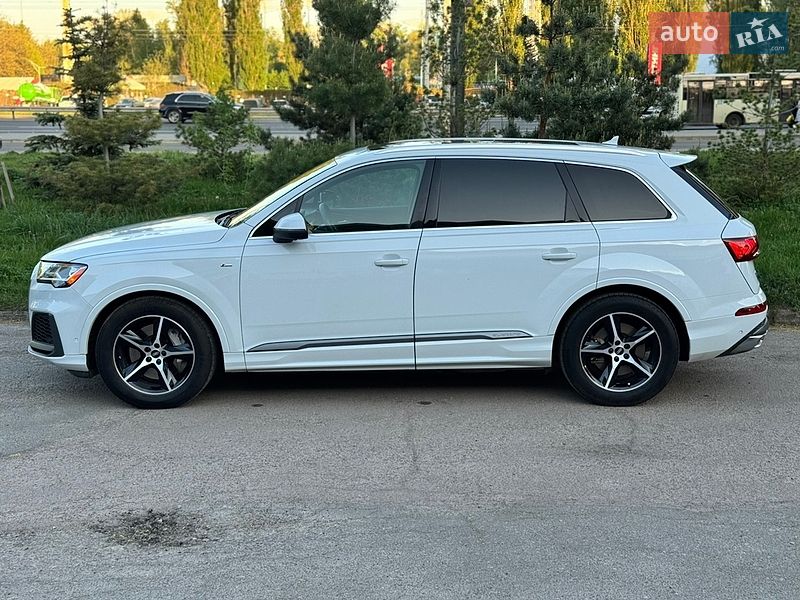 Внедорожник / Кроссовер Audi Q7 2021 в Киеве