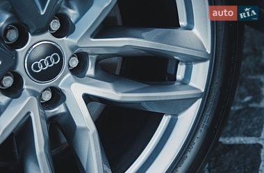 Позашляховик / Кросовер Audi Q7 2017 в Дніпрі