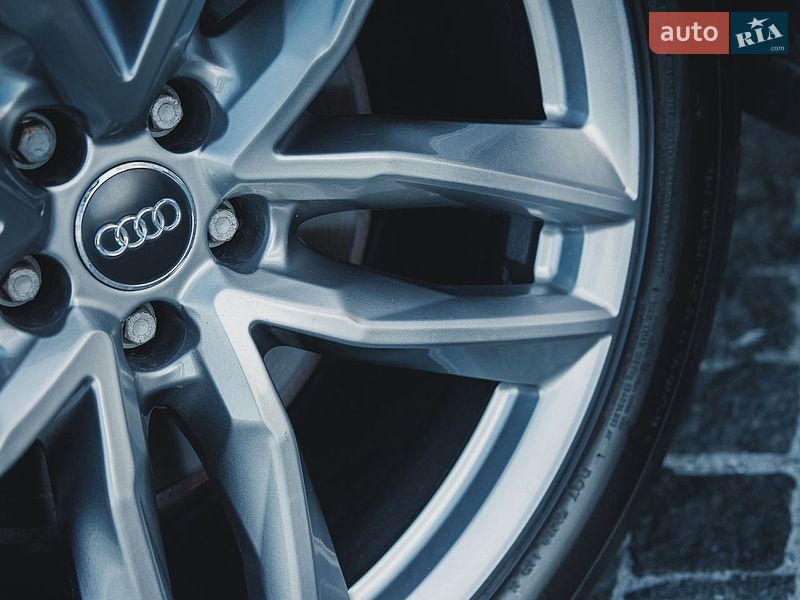 Позашляховик / Кросовер Audi Q7 2017 в Дніпрі