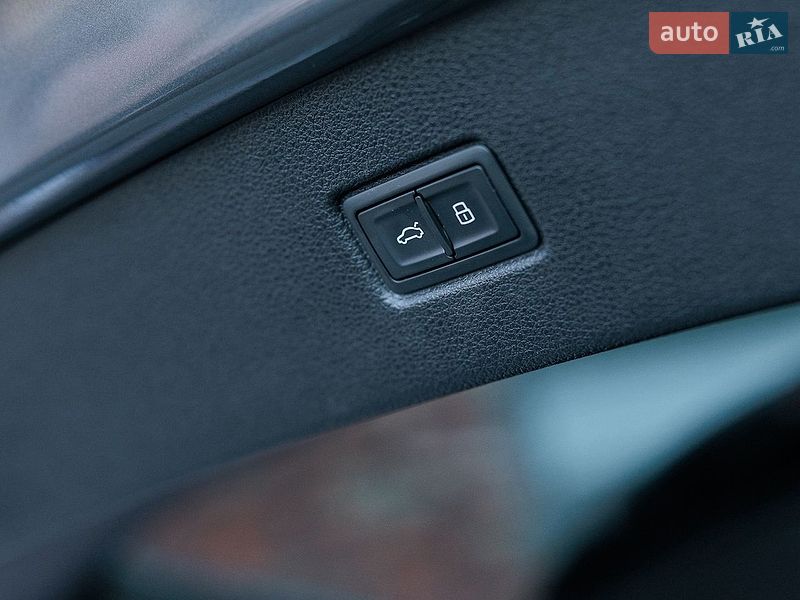 Позашляховик / Кросовер Audi Q7 2017 в Дніпрі