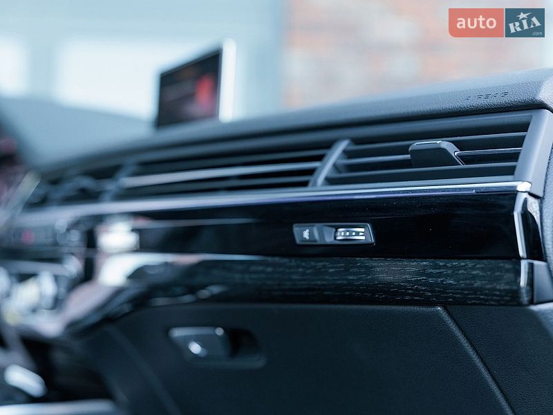 Позашляховик / Кросовер Audi Q7 2017 в Дніпрі
