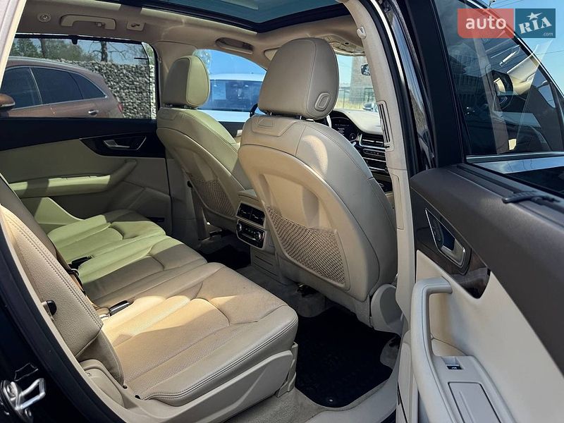 Позашляховик / Кросовер Audi Q7 2017 в Івано-Франківську