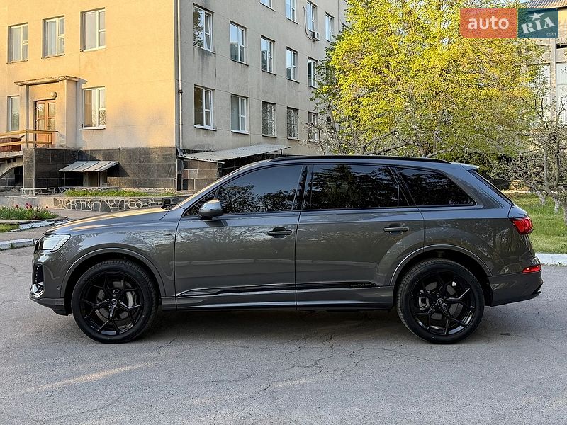 Внедорожник / Кроссовер Audi Q7 2023 в Виннице