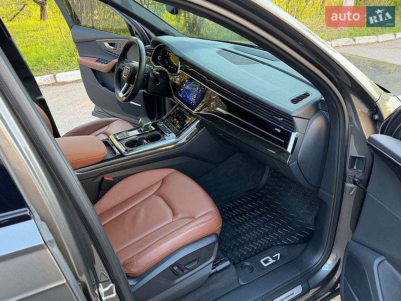 Внедорожник / Кроссовер Audi Q7 2023 в Виннице