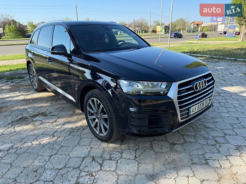 Внедорожник / Кроссовер Audi Q7 2017 в Харькове