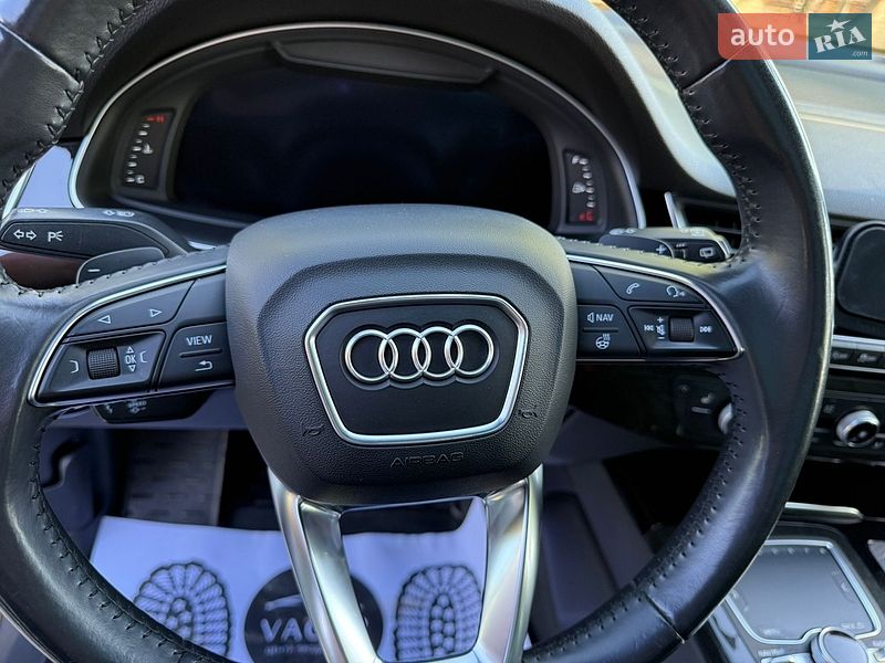 Внедорожник / Кроссовер Audi Q7 2017 в Харькове
