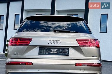 Внедорожник / Кроссовер Audi Q7 2019 в Тячеве