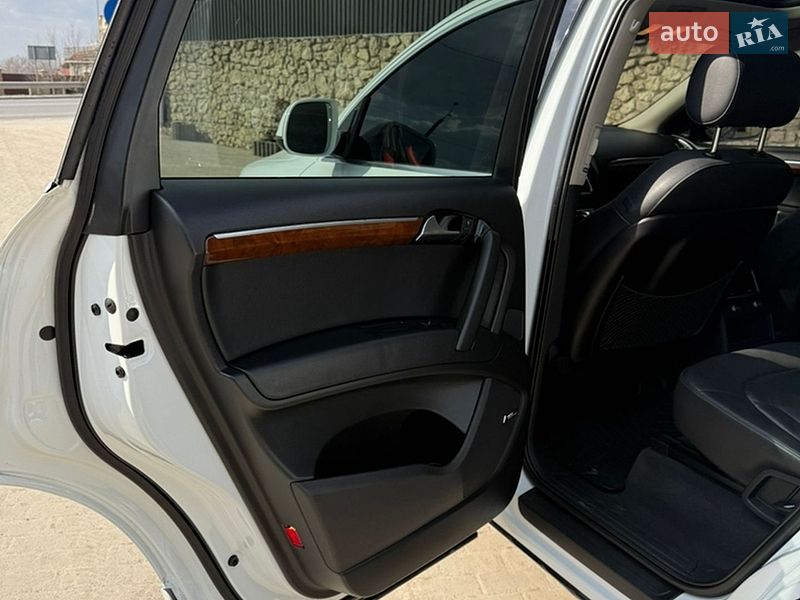 Внедорожник / Кроссовер Audi Q7 2013 в Тернополе