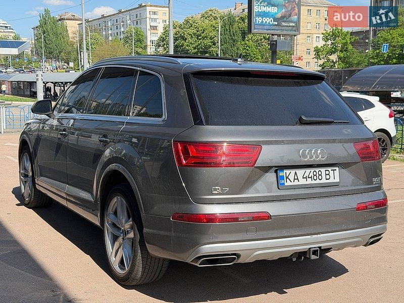 Внедорожник / Кроссовер Audi Q7 2018 в Киеве