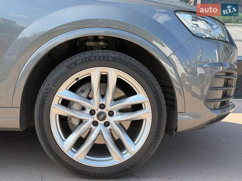 Внедорожник / Кроссовер Audi Q7 2018 в Киеве