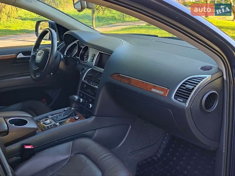 Внедорожник / Кроссовер Audi Q7 2014 в Дубно
