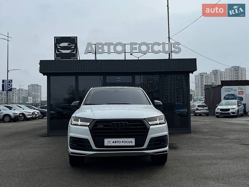 Внедорожник / Кроссовер Audi Q7 2017 в Киеве